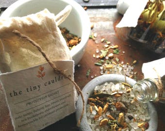 Protection Sachet, protection herbs, protection gris-gris bag, protection mojo bag, protection dream pillow, witchcraft supply