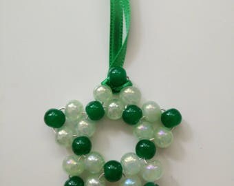 Décoration étoile en perle en verre, vert et vert clair irisé