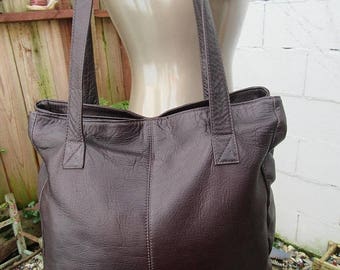 On Sale 1980s Brown Leather Satchel Bag Large Purse Large Tote Handbag Made in Colombia Hippie Boho Oiled Leather Colombian