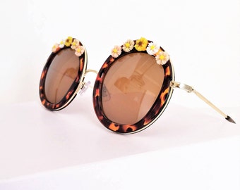Sunglasses Round. Mod, Retro, Flower