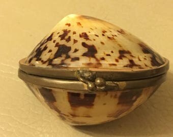 Shell ring box | Etsy