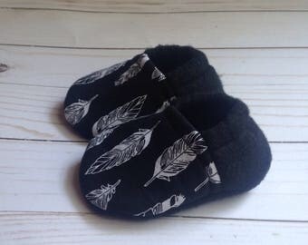 Crib shoes, boho baby boy shoes, hippie baby shoes, baby moccasins, newborn baby shoes, baby booties, baby shoes, baby moccs, soft sole shoe