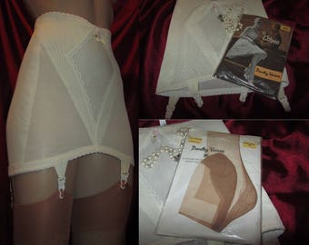 garter girdle & stockings size 7/USA 14/Au