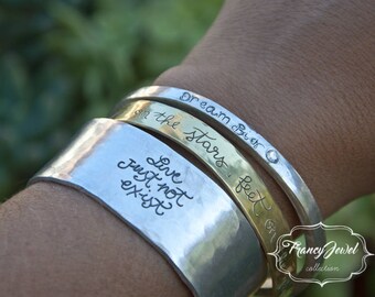 Engraving bracelet, freehand made engraved, custom bracelet, brass cuff, nichel free, made in Italy, customized writing, handmade jewelry