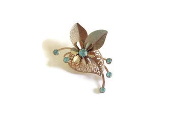 Vintage Brooch, Pale Blue Stone Brooch, Gold Toned Brooch, Blue Rhinestone Pin, Estate Jewelry, Flower Brooch, Blue Brooch, Vintage Jewelry