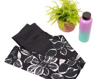Black Yoga Pants / Black Yoga Leggings / Women's Black and White Yoga Pants / Compression Leggings / Women's Exercise Pants / Boho Athletic