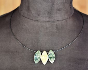 Ceramic-Necklace "ornamental" green-yellow
