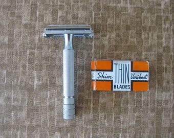 1953 GILLETTE Super Speed TTO safety razor Y-1 with Razor Blades