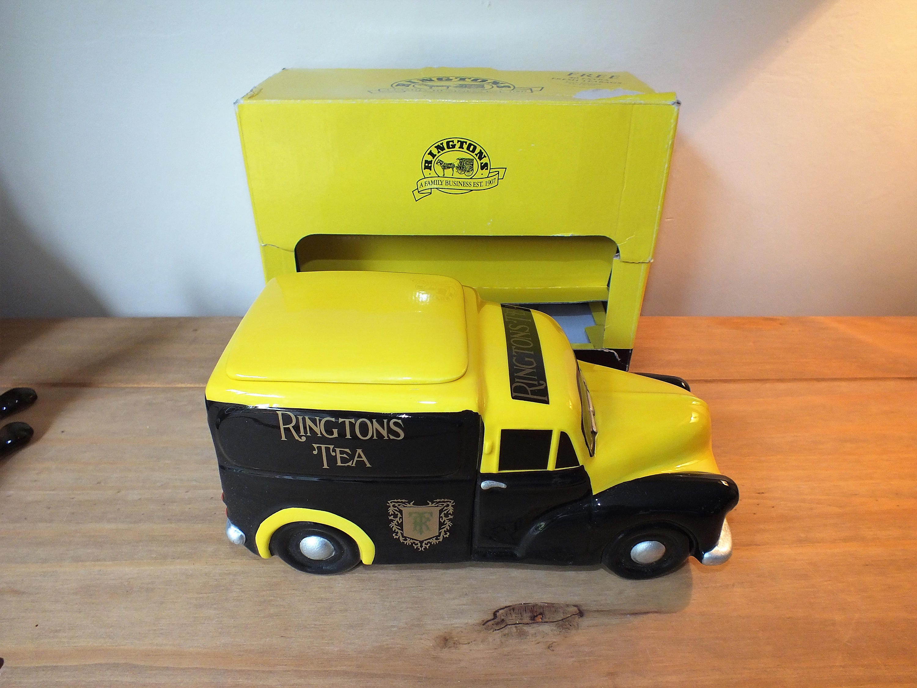 Boxed Ringtons Tea Wade Morris Minor Van Tea Caddy