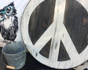 18-19" Round Wood Rustic Peace Sign