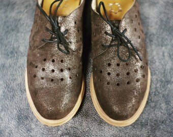 WOMEN'S PERFORATED OXFORD / brogue shoes / artisan / handcrafted / flats / custom shoes / lace ups