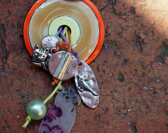 Beautiful pendant 10x4cm 2 enameled circles and charms