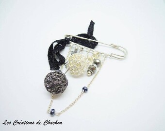 Brooch silvery black Christmas Eve