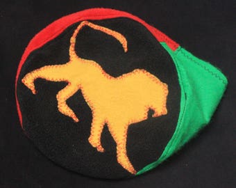 Cap fleece yellow lion