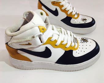 manchester bee trainers nike