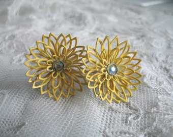 Vintage Enamel & Rhinestone Flower Earrings ~ Yellow ~ Screwback