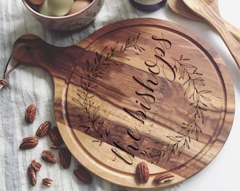 Personalized Cutting Board, Custom Cheese Board, Couple Cutting Board, Newlyweds Gifts, Round Cutting Board, Custom Bread Board, Foodie Gift