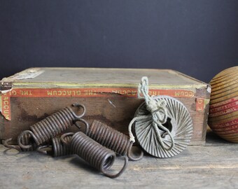4 Vintage Rusty Springs and Metal Cutters // Steampunk Decor // Repurpose