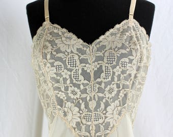 Vintage Vanity Fair Full Slip Lots of Lace beige 36