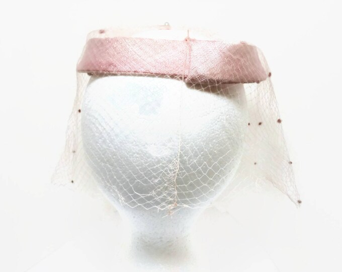 Pink pillbox net hat, 1950's hat, halo hat, net in great condition, blush pink great for a bride! vintage