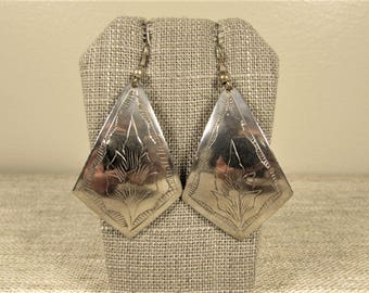 Southwest Style Dangle Earrings - Vintage Silver Tone Etched Flower