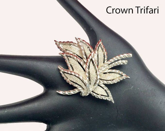 Crown Trifari Silver Leaf Brooch - Mid century modern - Swirl Pin