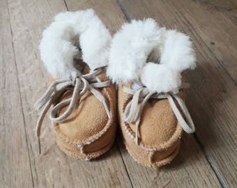 Vintage suede and fur baby boors