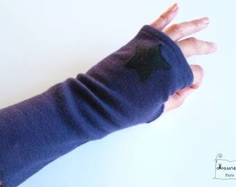 pure wool mittens purple embroidered black stars