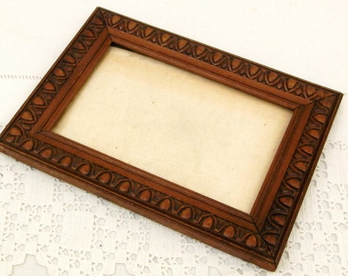 Antique Slim Rectangular French Sculpted Wooden Picture / Portrait Frame, French Country Decor, Shabby Chateau Chic, Retro Decor from France Antique Slim Rectangular French Sculpted Wooden Picture / Portrait Frame, French Country Decor, Shabby Chateau Chic, Retro Decor from France