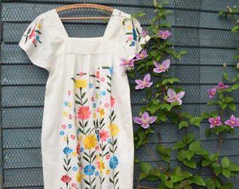 Vintage embroidered Cotton Mexican Dress Gypsy Festival dress boho hippy dress s m Uk 10 12 US 6 8 folk dress