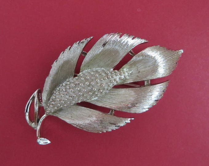 Signed LISNER Leaf Brooch - Vintage Matte Silver Tone Leaf Pin