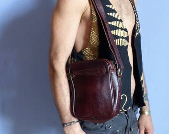 Petite sacoche homme ,en cuir véritable marron,sangle ajustable