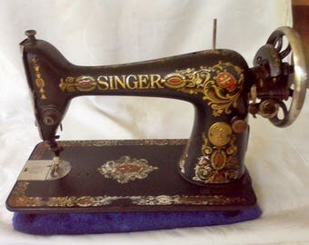 Sewing Machine, Vintage, Singer Treadle sewing machine, 1910 G355497,