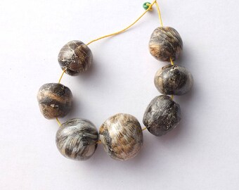 Birds of a feather, Theme Baubles, Feather Print Beads, Grey, Brown, Donna Perlinplim, Ceramic Decal, Hollow ceramic beads, Jewellery Supply