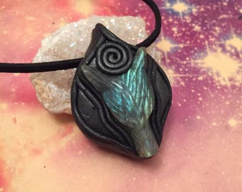 Lone Wolf Necklace. Sipirit Animal Labradorite Necklace. Crystal Wolf Jewelry. Native American Jewelry. Labradorite Pendant. Mens Gift.