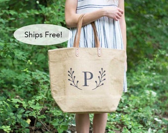 Bridesmaids Gifts | Set of Tote Bags for Bridesmaids | Bridesmaid Tote Bag | Personalized Bridesmaid Gift | Zippered Burlap bag with Pocket