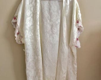 Rose Lace Nightgown Cover/Robe / Vintage Lingerie / Vintage nightie