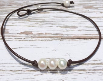 Delicate Pearl Necklace, Leather Pearl Necklace, Leather Choker Necklace, Boho Leather Necklace, Boho Jewelry, Leather Cord Necklace