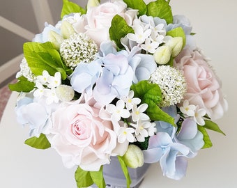 Alternative bouquet, blush pink bouquet, home floral arrangements, flower arragemants, hydrangea bouquet, romantic bouqet, blush roses