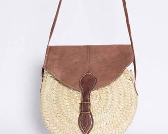 Round Straw Bag - Round Basket with shoulder strap- Palm Leaf-Handmade- OficinaDartesa