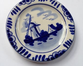 Vintage Delft porcelain handpainted little plate