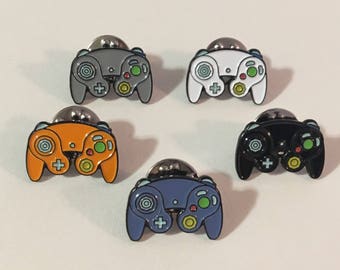 Nintendo Gamecube Controller Pin in 4 Colors