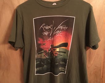 pink floyd shirt the wall