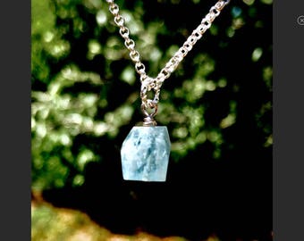 Stylish Aquamarine Gemstone Necklace!