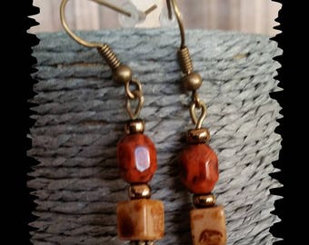 Earrings in bronze and semi precious beads