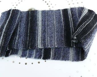 snood neck woman black and grey