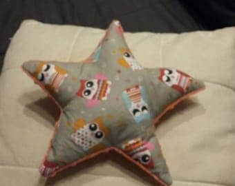 Little owls gray star cushion