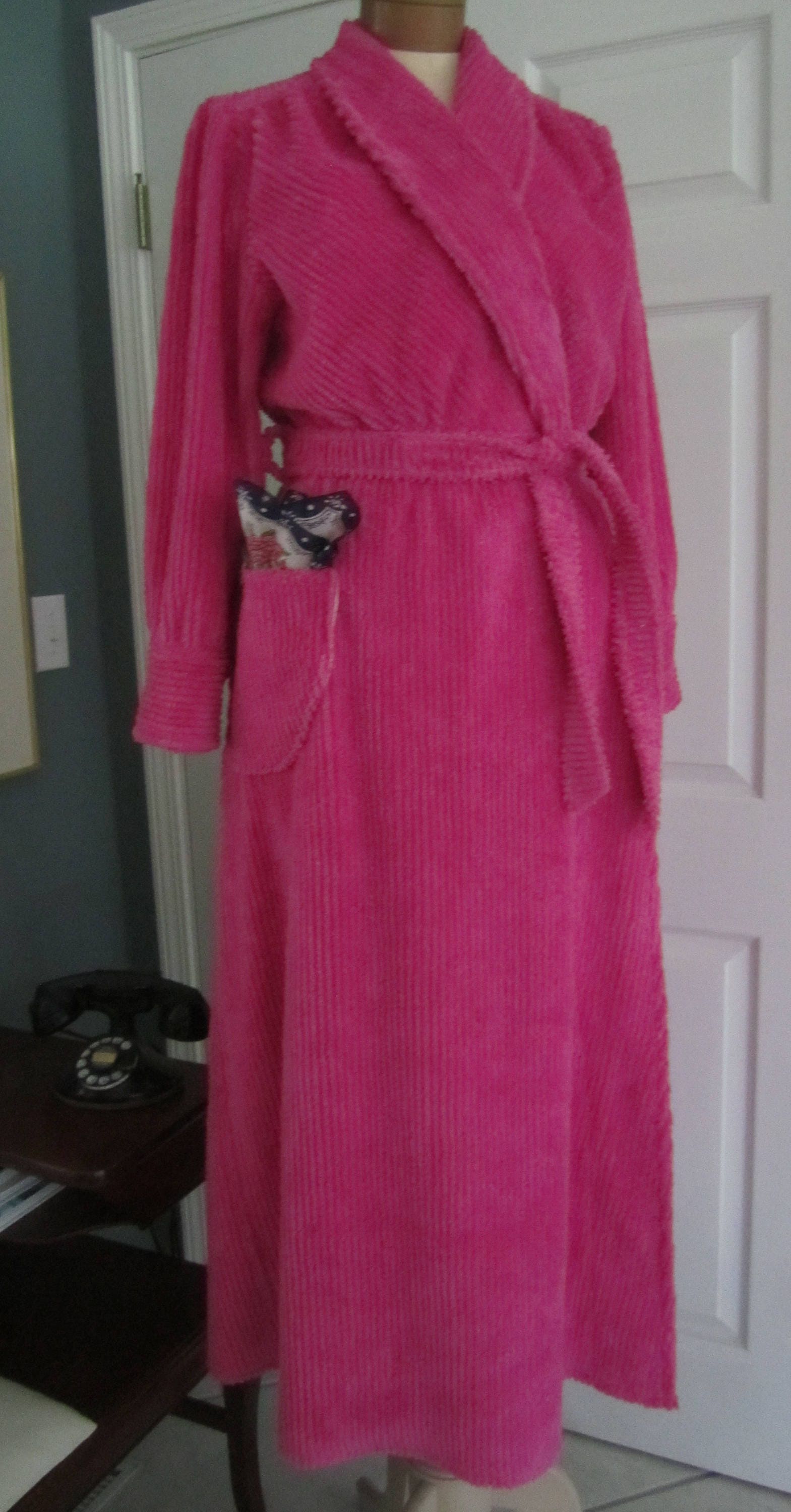 Item 103 / Vintage Inspired Chenille Bath Robe / Retro / Custom, USA