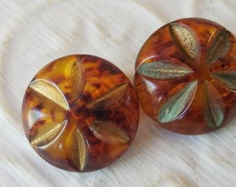 Vintage Buttons - Cottage chic lot of 2 matching starbrust design in tortoise ,old and sweet( july462 17)