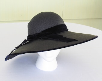 1950's vintage navy blue straw hat with velvet band
